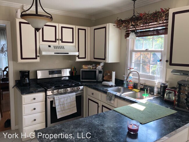 Building Photo - 4 br, 1.5 bath House - 140 James Drive