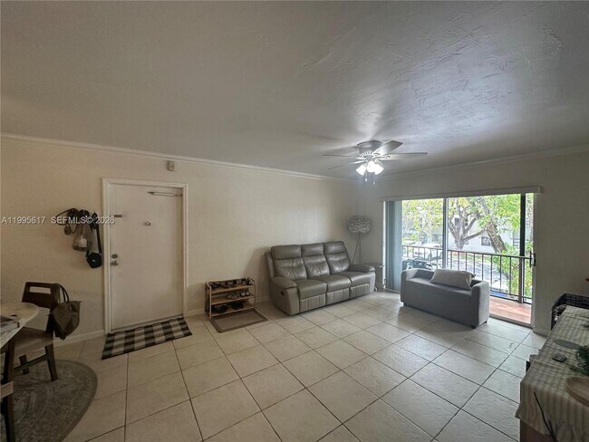 Foto del edificio - 7951 SW 104th St