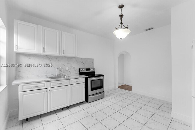 Foto del edificio - 5629 SW 7th St