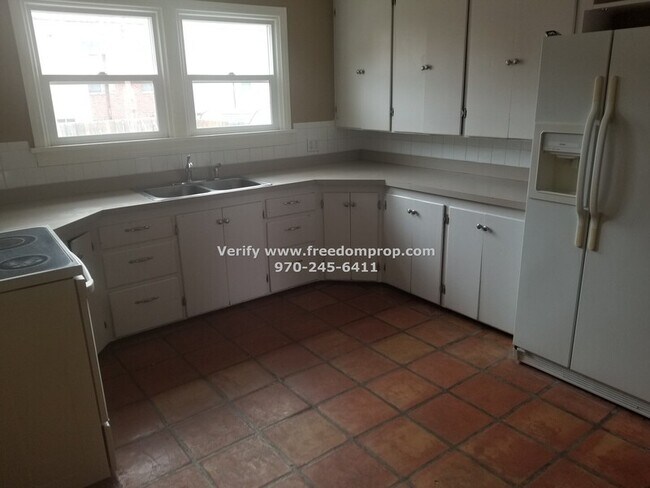 Building Photo - 1015 Belford Ave