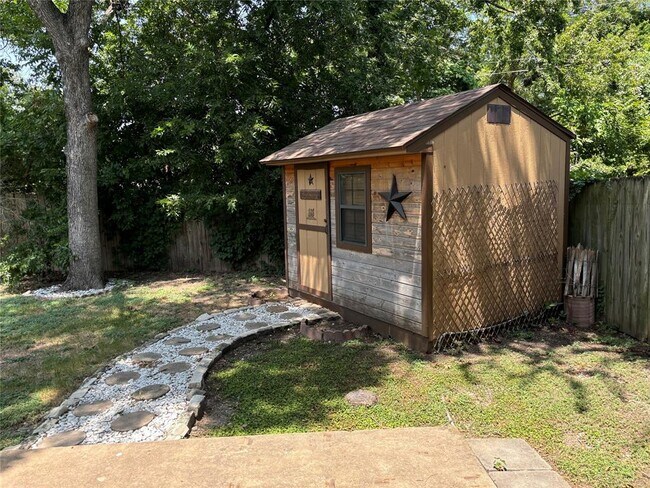 Foto del edificio - 13304 Saddlebrook Trail