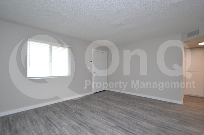 Foto del edificio - 2202 W Devonshire Ave