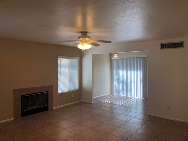 Foto del edificio - 336-2 E Limberlost-