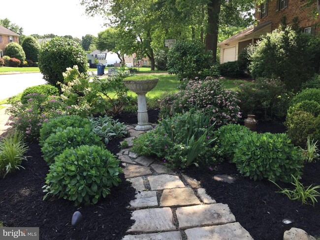Foto del edificio - 6048 Redwood Ln