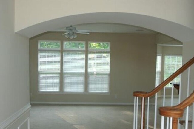 Building Photo - 2241 Elendil Ln