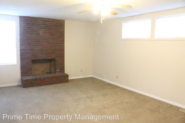 Building Photo - 385 W 800 S