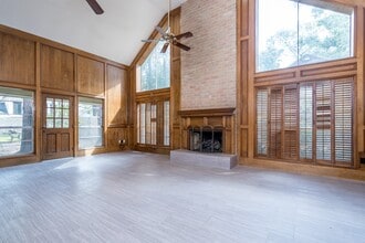 Building Photo - 8330 Silver Shadows Ln