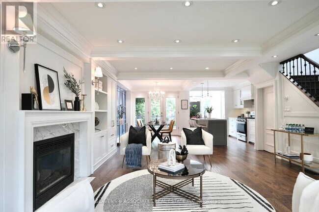 Photo du bâtiment - 456 Roehampton Ave