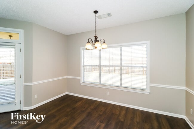 Building Photo - 7740 Shadow Bend Ln