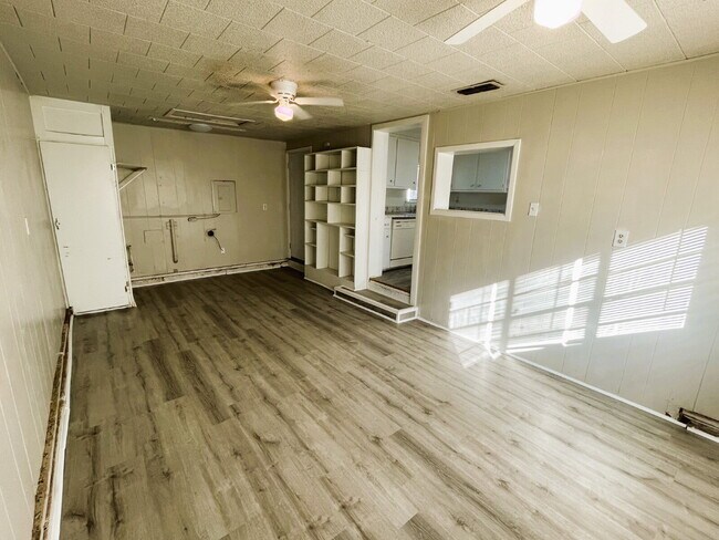 Foto del edificio - Spacious Home Featuring Two Living Areas!