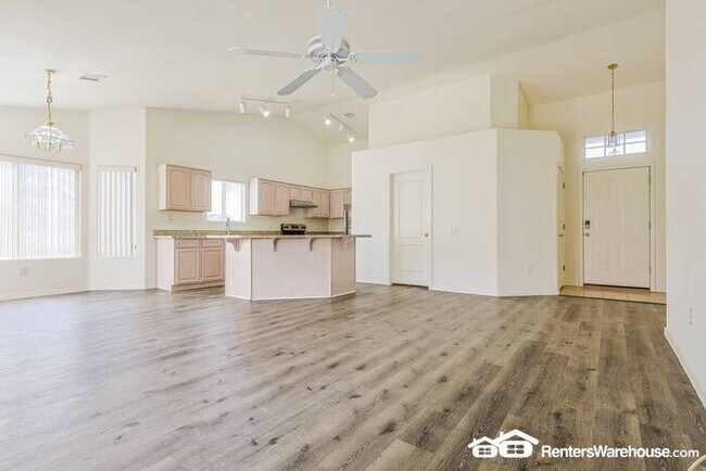 Building Photo - great 3/2 for $1725