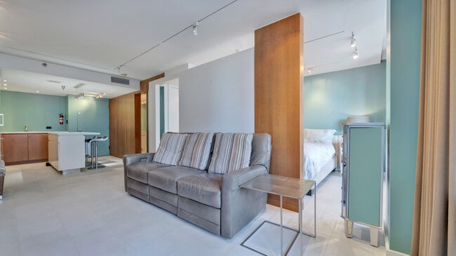 Foto del edificio - 701 Pennsylvania Ave NW