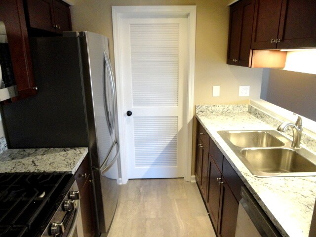 Foto del edificio - 597 E Windgate Ct