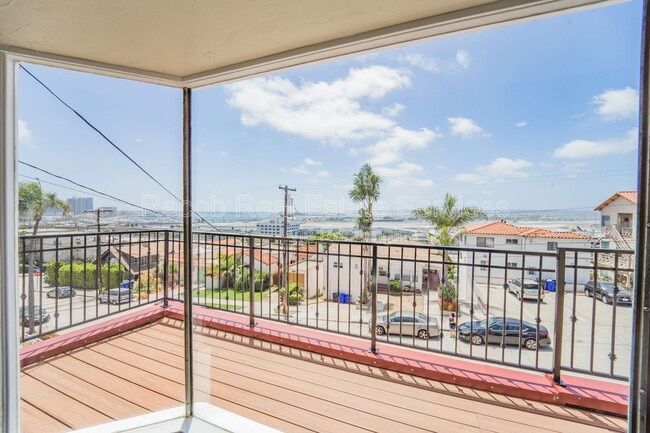 Building Photo - 3345 Columbia St