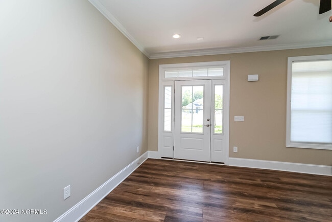 Building Photo - 151 Sea Grove Ln
