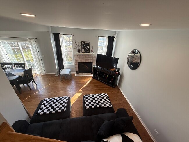 Foto del edificio - 610 Lakeridge Ct