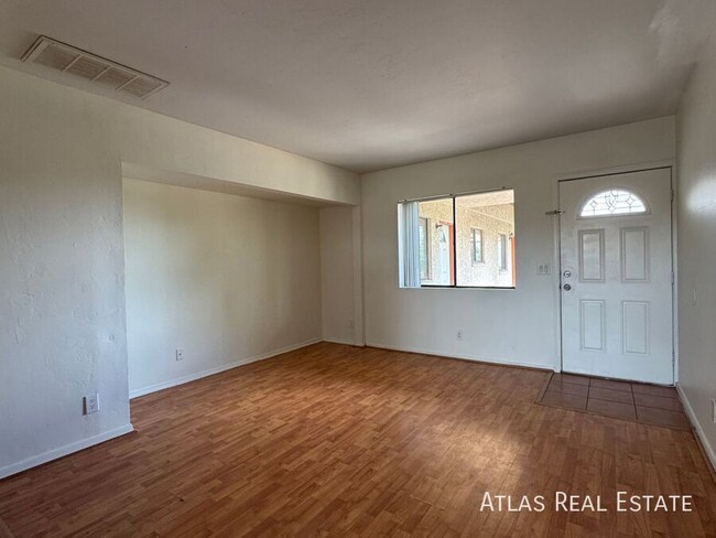 Foto del edificio - 2/1 Condo near Nash Elementary/ Gated Comm...