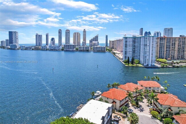 Foto del edificio - 3972 NE 171st St