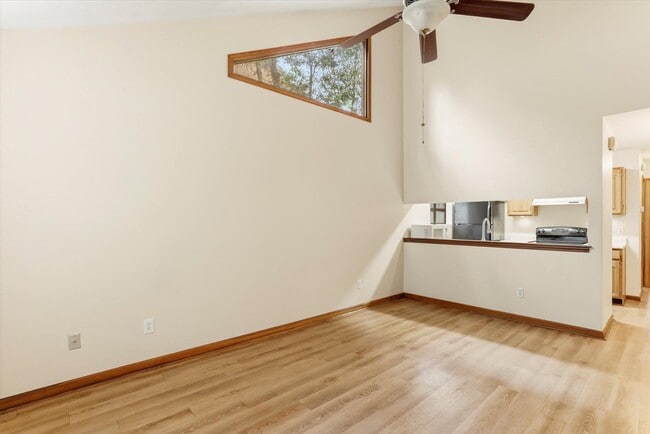 Building Photo - 2658 Millbank Dr