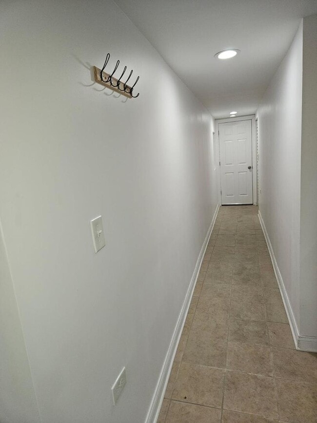 Building Photo - 42 N Parkside Ave