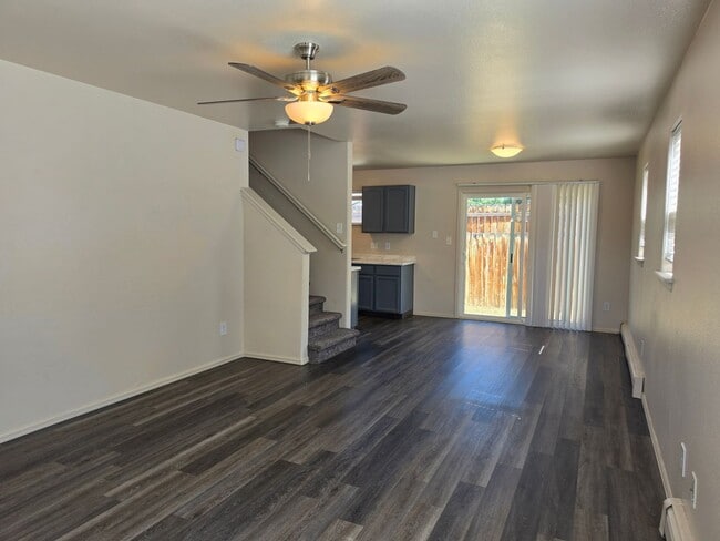 Photo - 4 bed 2 1/2 bath home off 30 Rd and Orchard