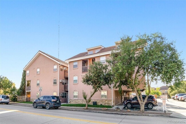 Foto del edificio - Downtown Littleton 2-Story Condo - 2 Bedroom, 2 Bathroom (58PR#303A)