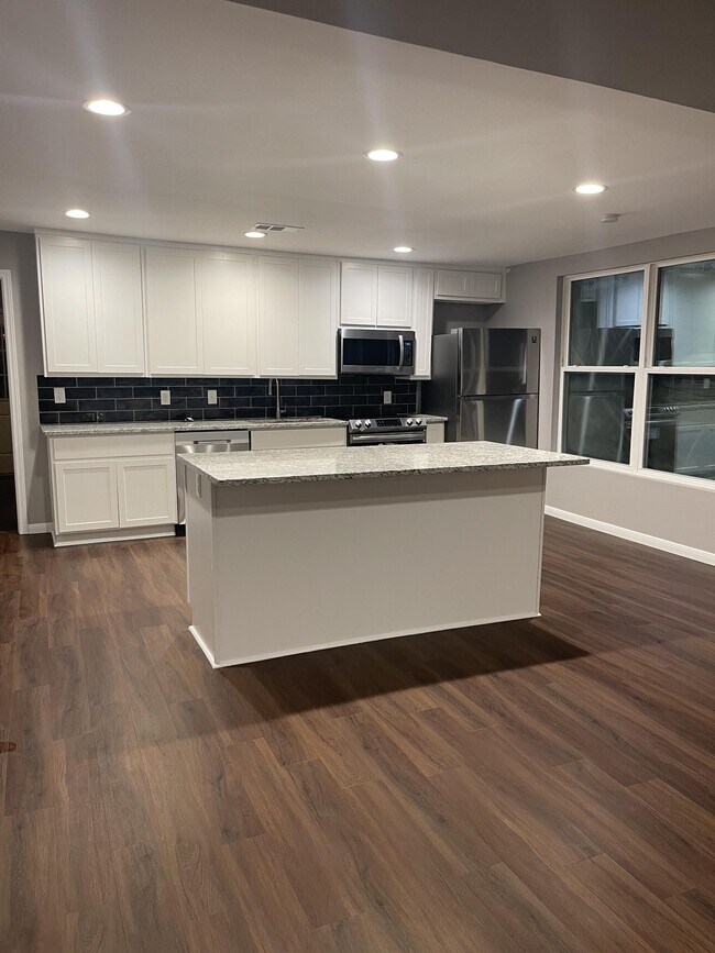 Photo - 398 Graham Ave House