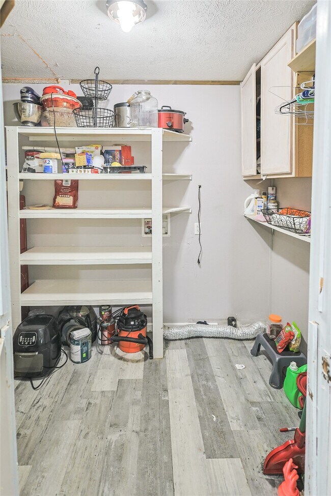 Foto del edificio - 11105-32nd 1/2 32nd 1/2 St