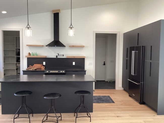 Foto del edificio - Brand New 3-Bedroom Home for Rent – Built 2025