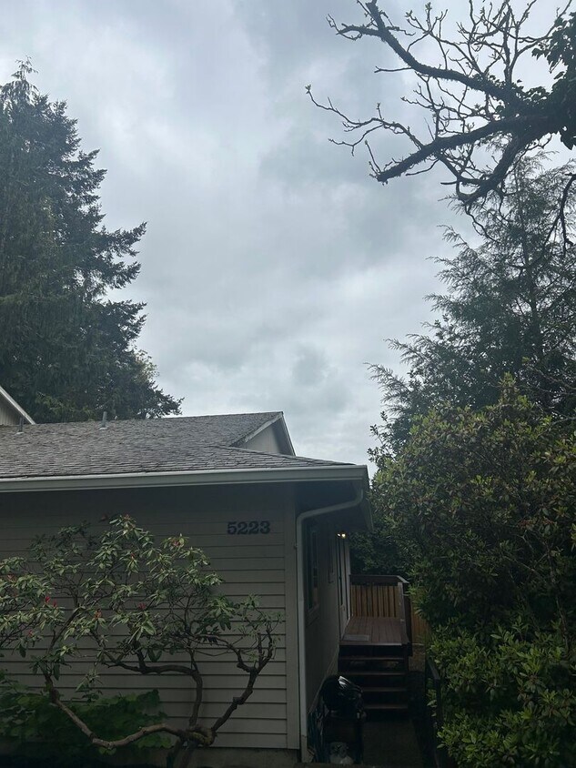 Foto del edificio - SW Portland 2 BD Home with Garage & Outdoor Space