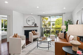 Building Photo - 8530 Holloway Dr