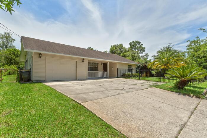 Foto principal - 6612 Barnes Rd S