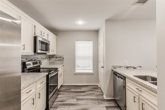 Foto del edificio - 1722 Redwing Bluff Dr