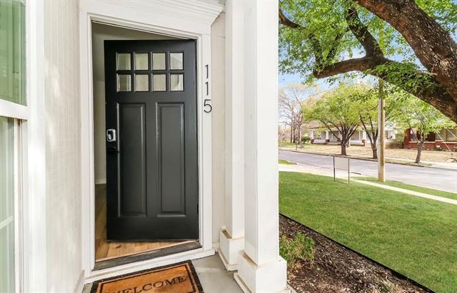 Building Photo - 425 N Rosemont Ave