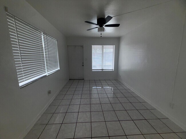 Foto del edificio - 6100 NW 10 St