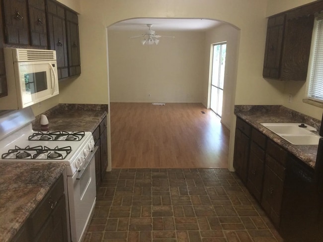 Building Photo - 1217 Constitution Ave