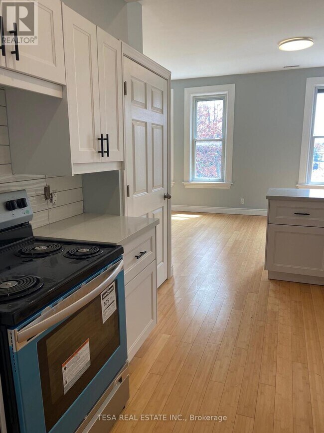 Building Photo - 158 Darling St