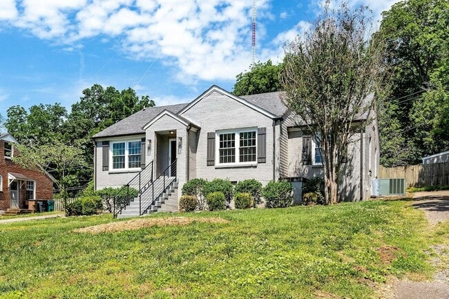 Building Photo - 5656 Kendall Dr