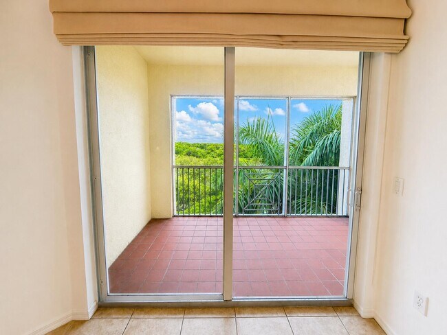 Foto del edificio - 3600 Oaks Clubhouse Dr