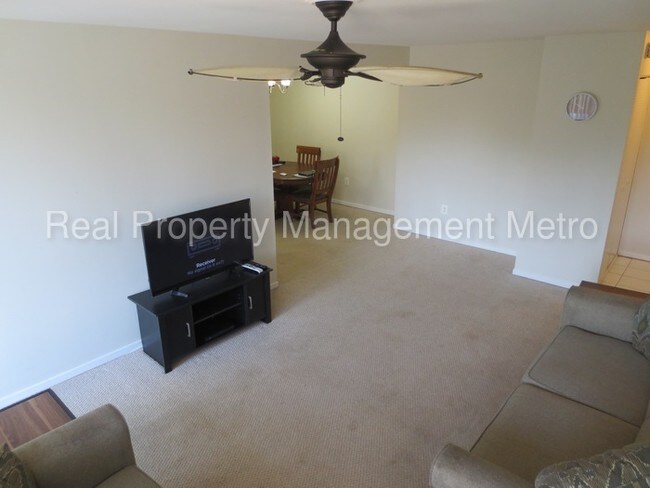 Foto del edificio - 8721 Hayshed Ln