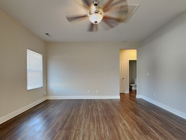 Foto del edificio - 3221 Emerald Ridge Ct