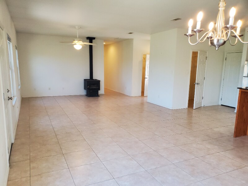 Foto principal - 21058 Cameron Rd