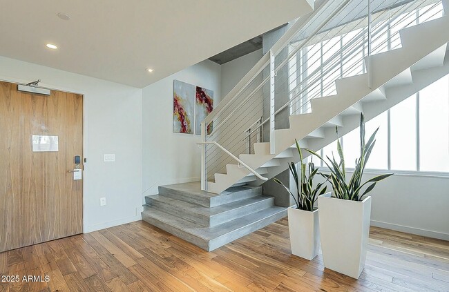 Foto del edificio - 5455 E Lincoln Dr
