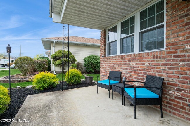 Building Photo - 12 Paradise Blvd