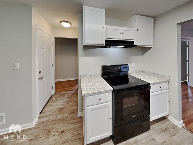 Building Photo - 940 Nelson Dr