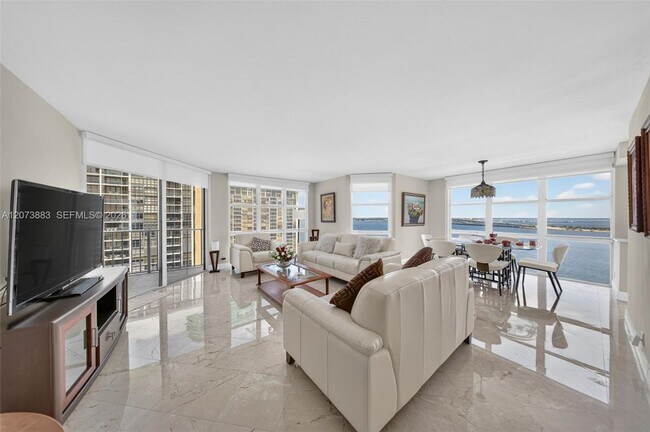 Building Photo - 1915 Brickell Ave