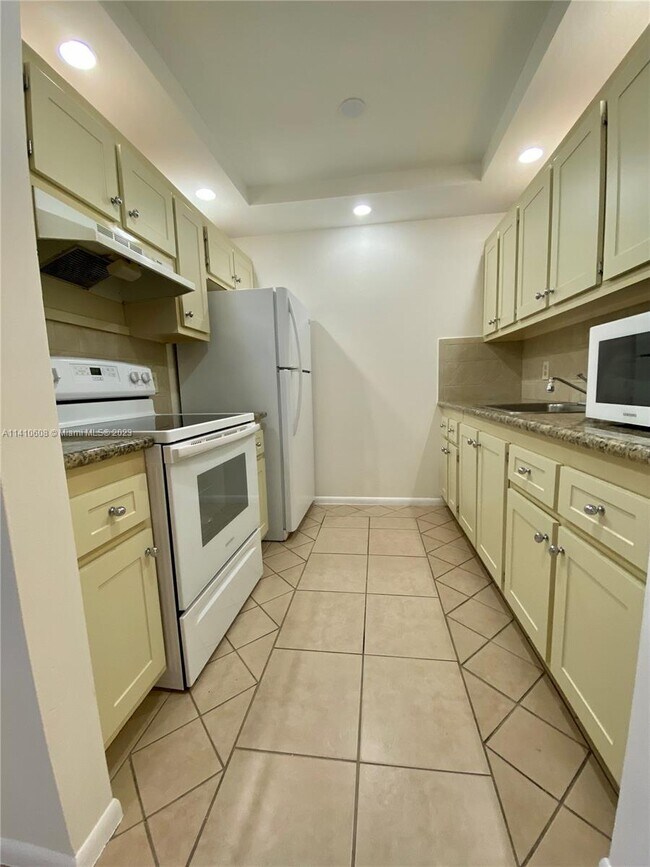 Foto del edificio - 13255 SW 9th Ct