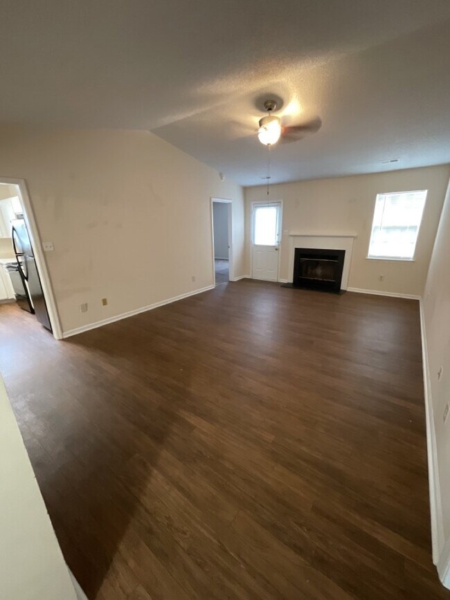 Foto del edificio - Nice 3 Bedroom, 2 Bath Home - 3115 Belmont...