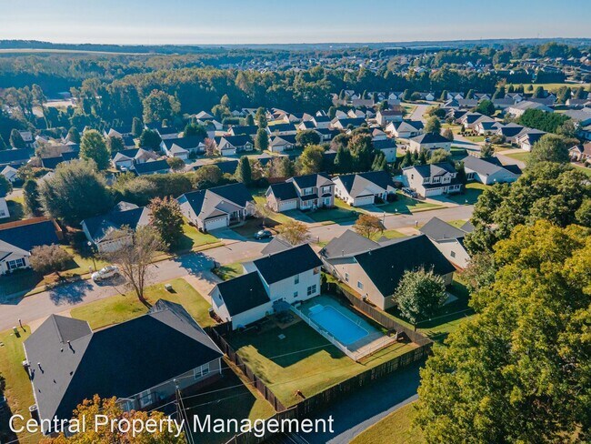 Building Photo - 4 br, 2.5 bath House - 109 Feldspar Lane