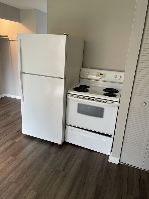 Kitchen - 771 Kingsford Rd